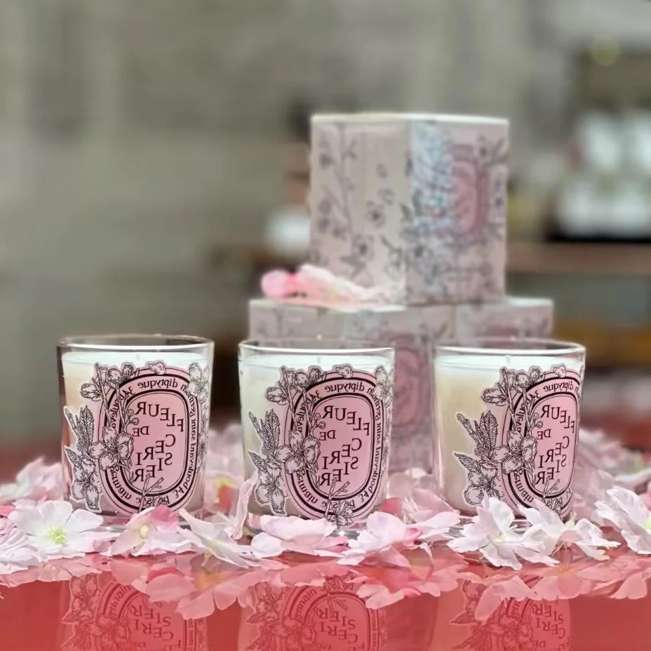 Romantic Limited Diptyques Can - đánh giá và giá Coconut Wax Flake
